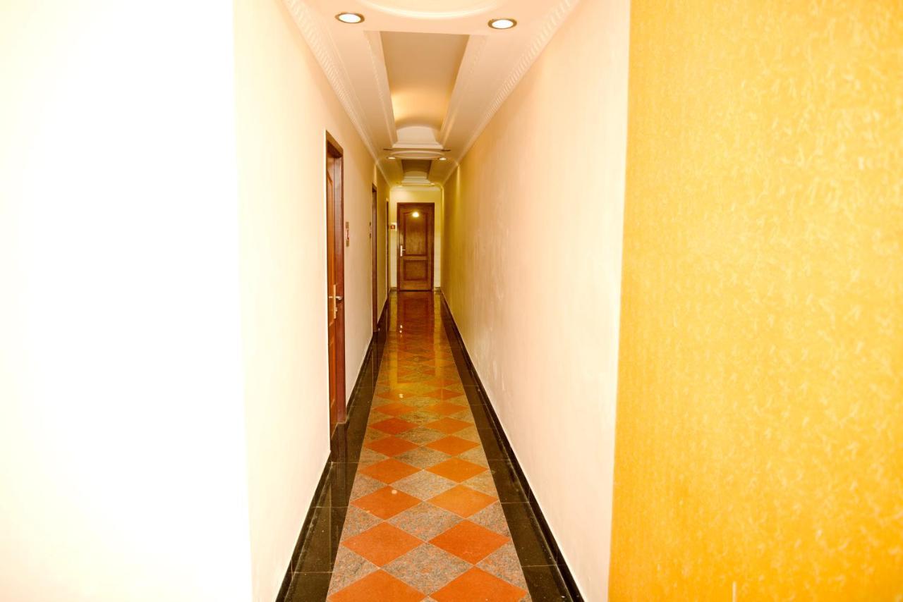 Hotel Sunpark Inn Madras Buitenkant foto