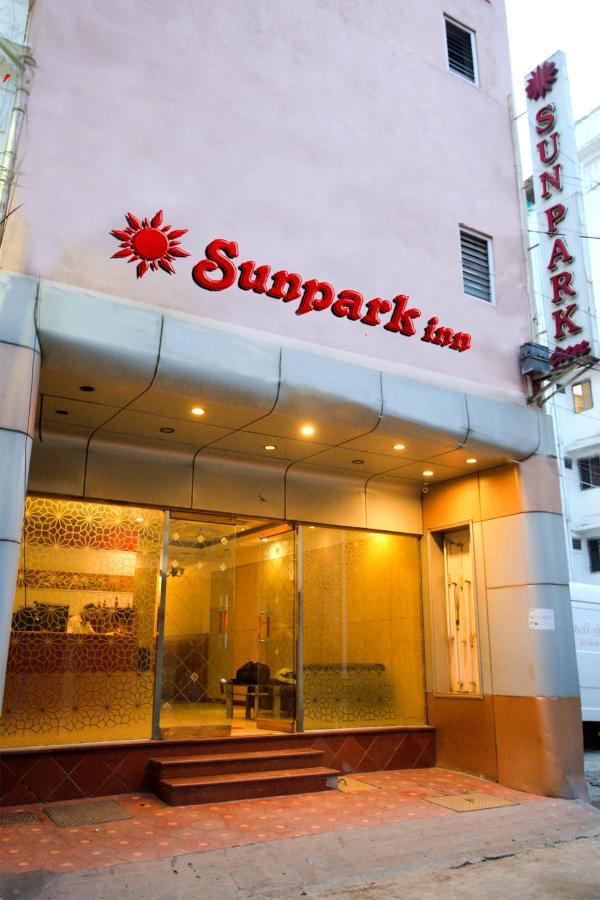 Hotel Sunpark Inn Madras Buitenkant foto